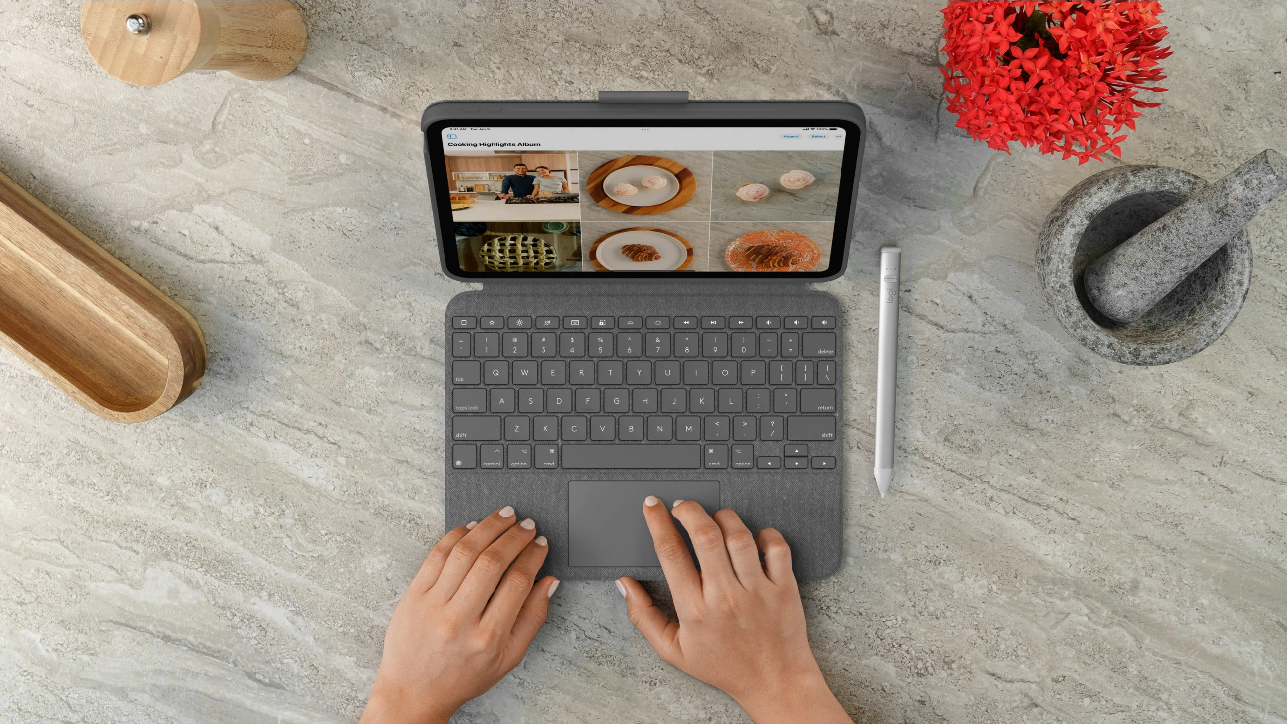 Tastierë me touchpad Logitech Combo Touch për iPad 10th Gen, QWERTY, Oxford Grey