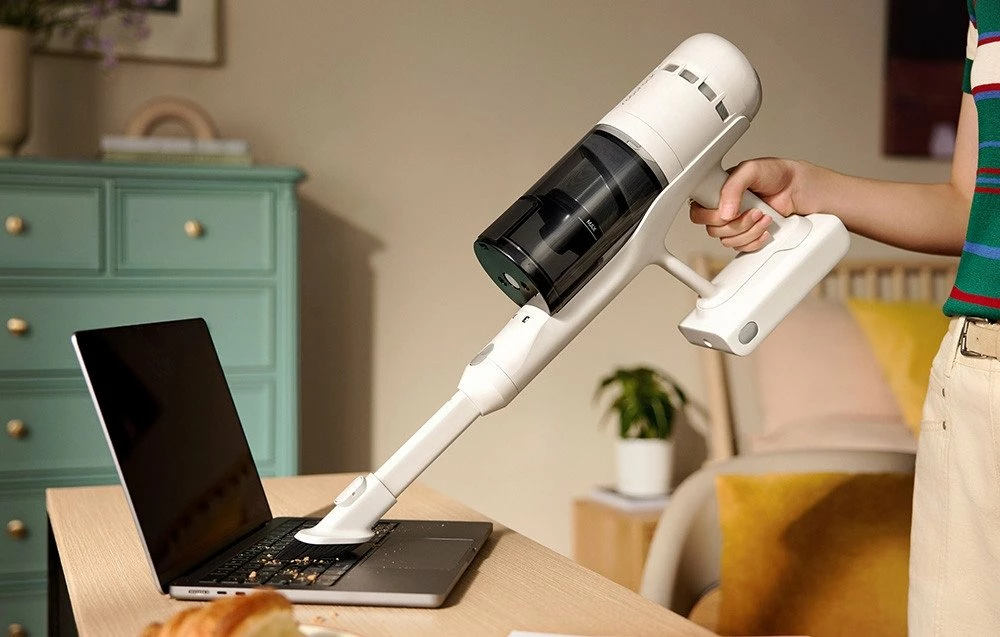 Fshesë me bateri vertikale Roborock H60 Hub, 115AW, 60min, HEPA H13, stacion me zbrazje automatike, e bardhë, set