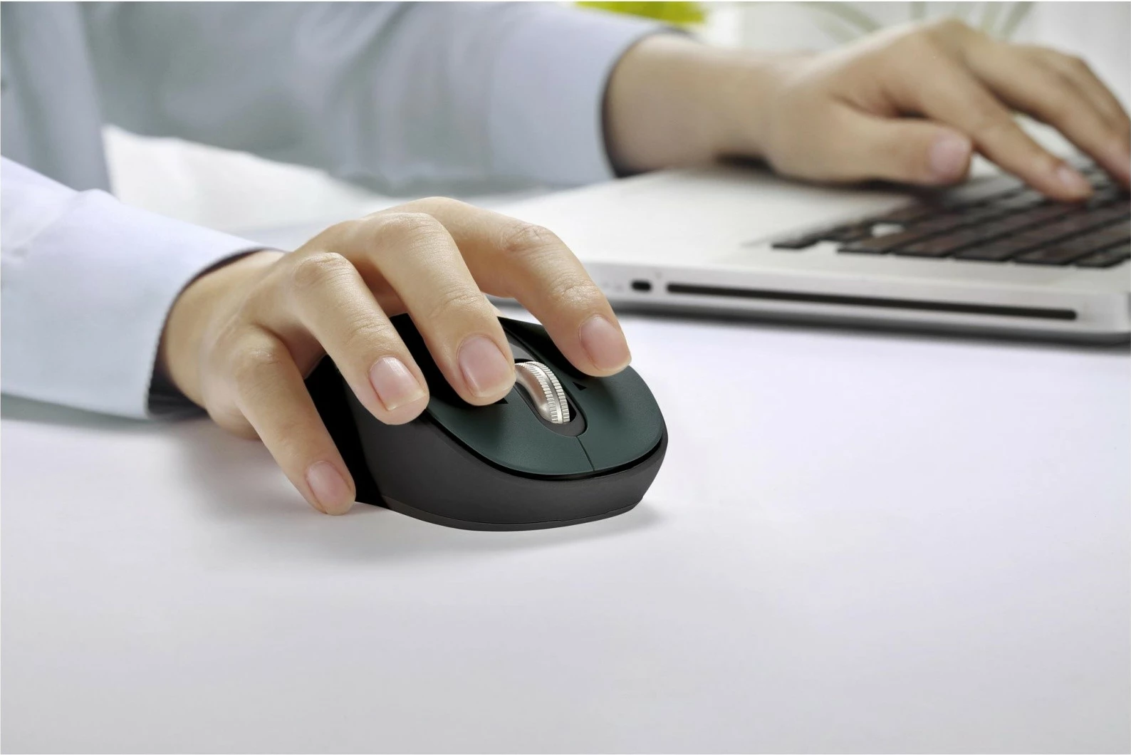 Maus wireless YENKEE GYRO YMS 2010BK, dual Bluetooth 5.1 + 2.4GHz USB, 6 butona, 1000-3200 DPI, me 2x bateri AA, i zi