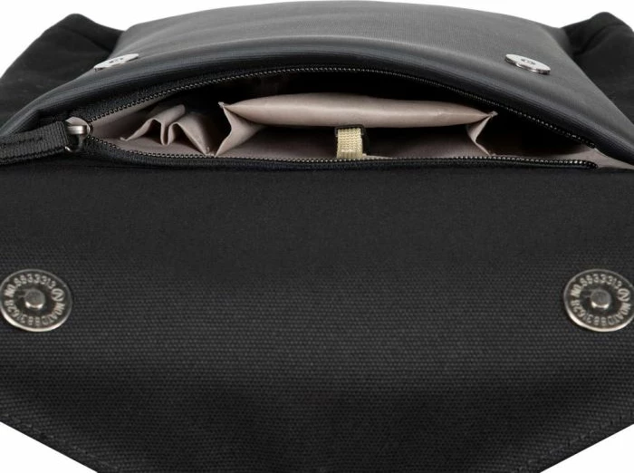 Çantë shpine për laptop RIVACASE 8524 14\" e zezë