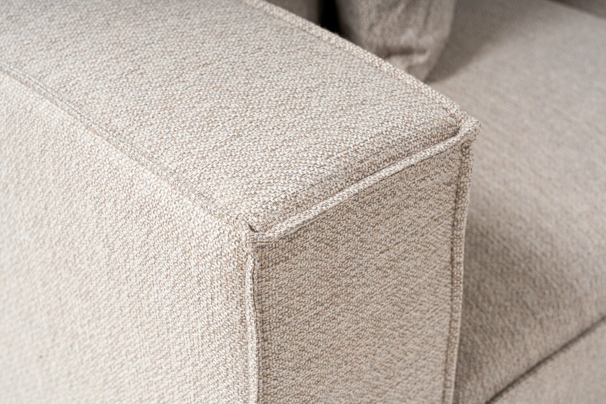 Këndare Sora, ngjyrë bezhë rëre, me pouffe, Atelier del Sofa