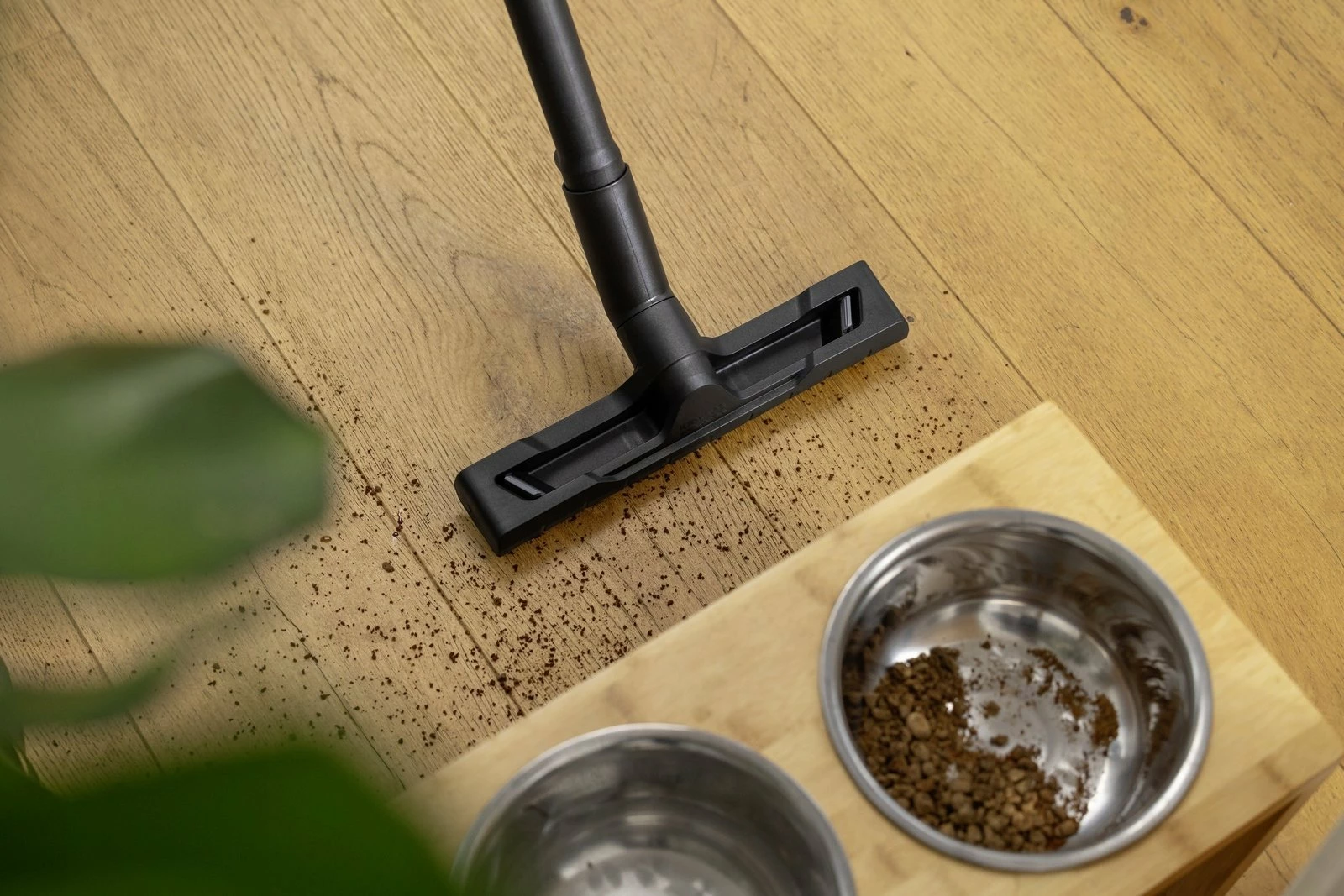 Fshesë me larje (wet & dry) Karcher SE 4 (1.081-150.0), 1000 W, depo 4 L, pa qese, e bardhë