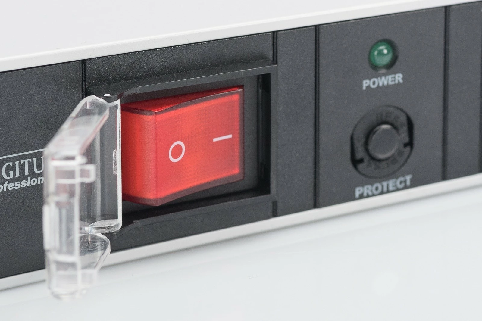 Prizë rack Digitus DN-95403, 7x Schuko, 1U, 2m, me mbrojtje nga mbingarkesa, e zezë/argjend