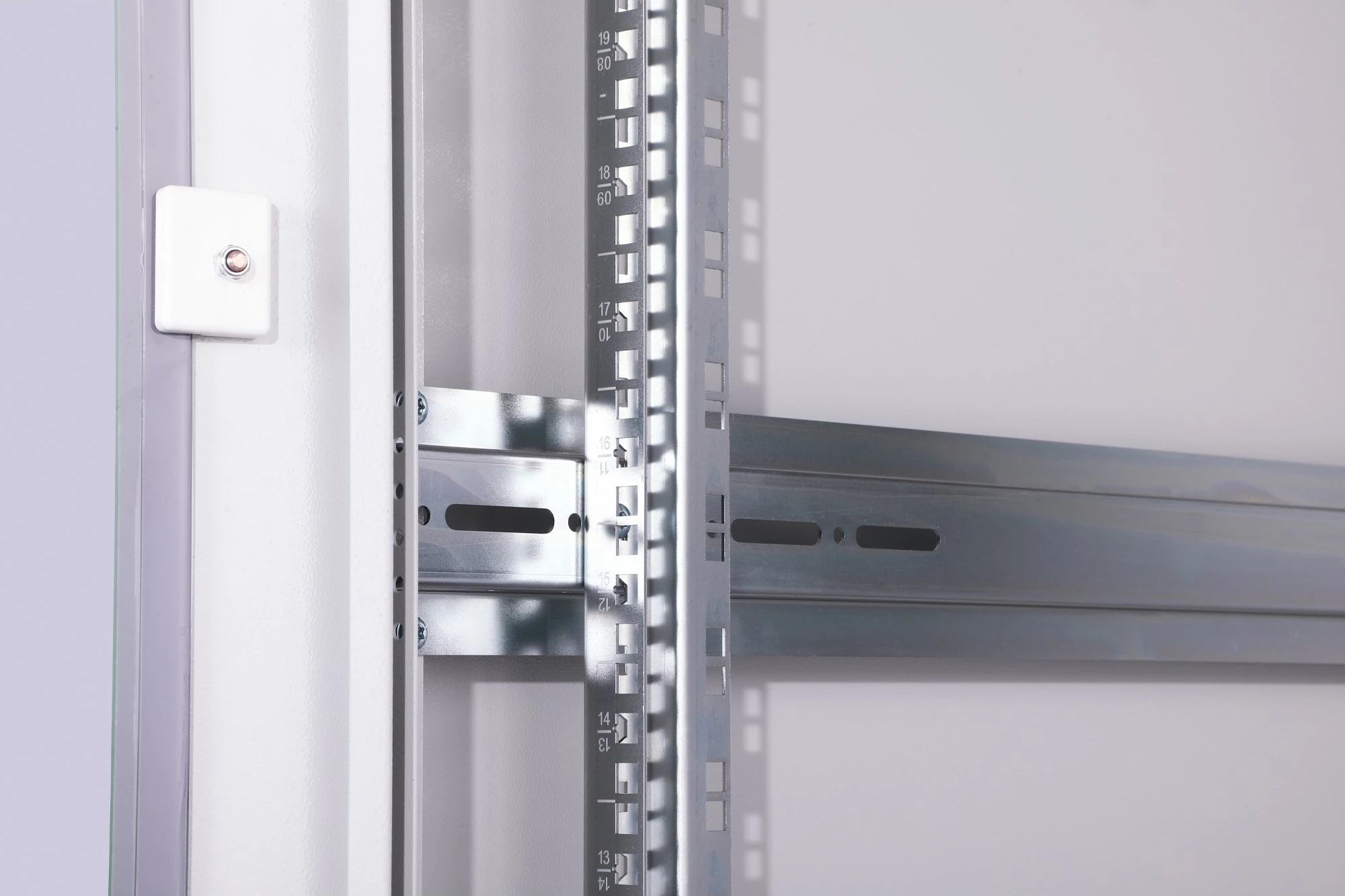 Kasë rrjeti Digitus Unique 26HE 1342x600x1000mm gri