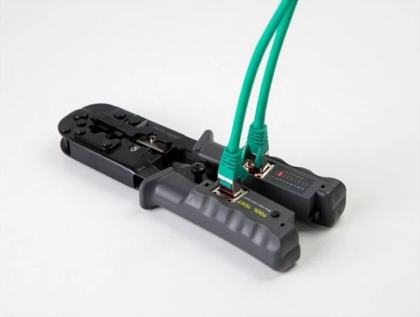 Pincë krimpimi DeLOCK me zhveshës dhe tester rrjeti për RJ45/RJ12/RJ11/RJ10, zezë/jeshile