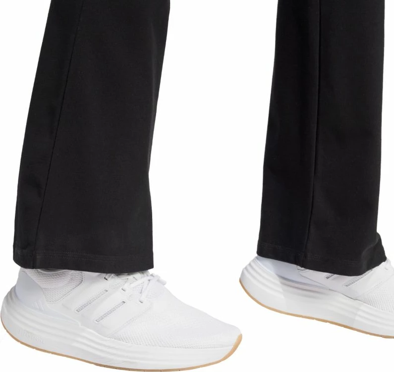 Hellonke adidas për femra, të zeza