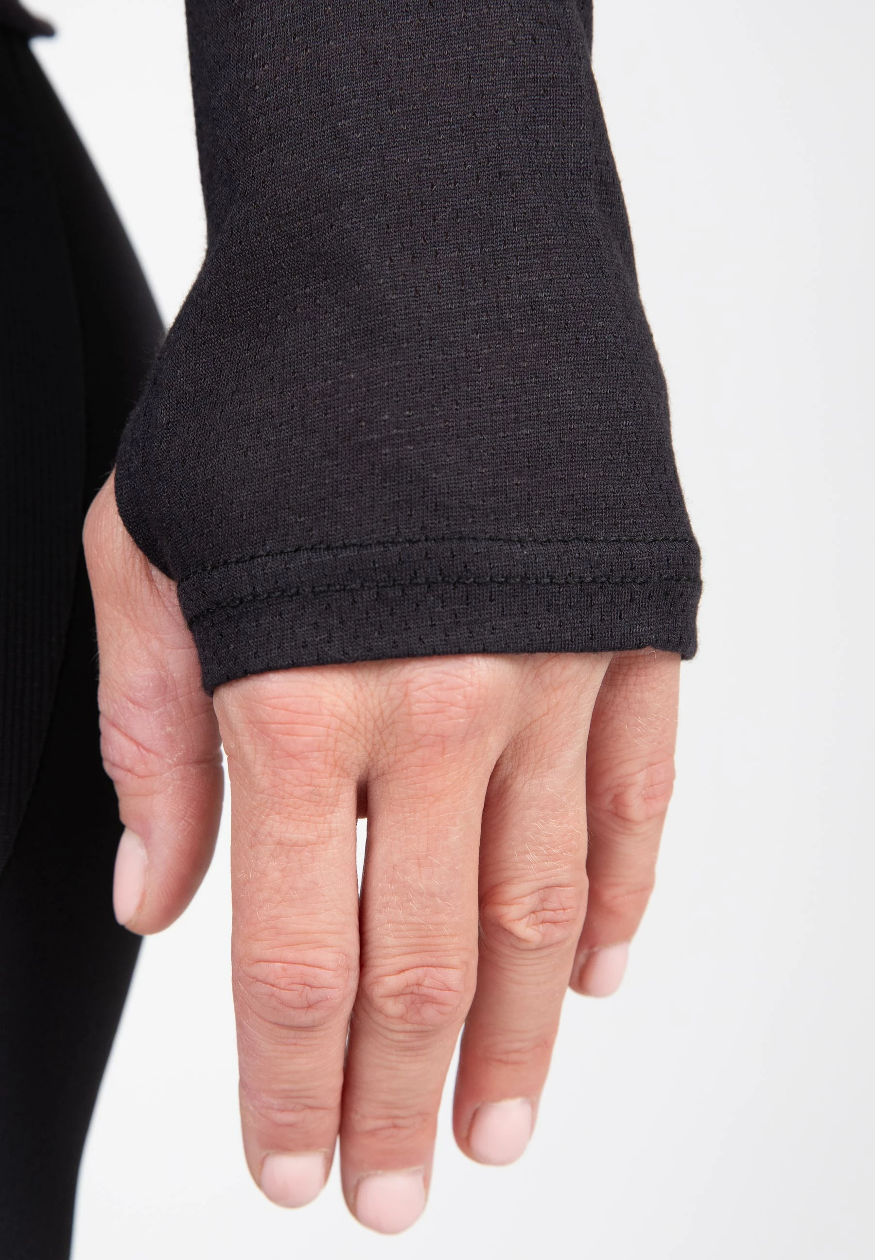 Bluzë për femra nga Gorilla, e zezë