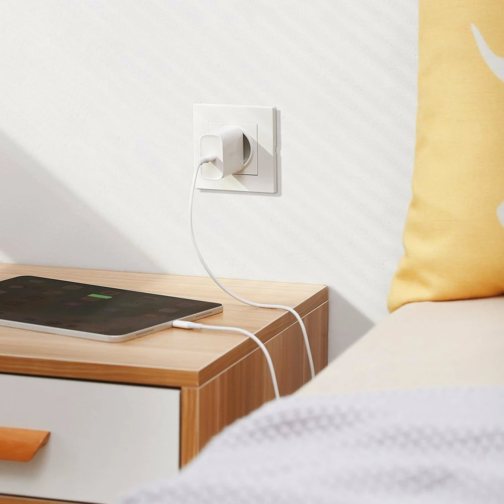Karikues murit Ugreen 70161, USB Type-C, 30W, i bardhë