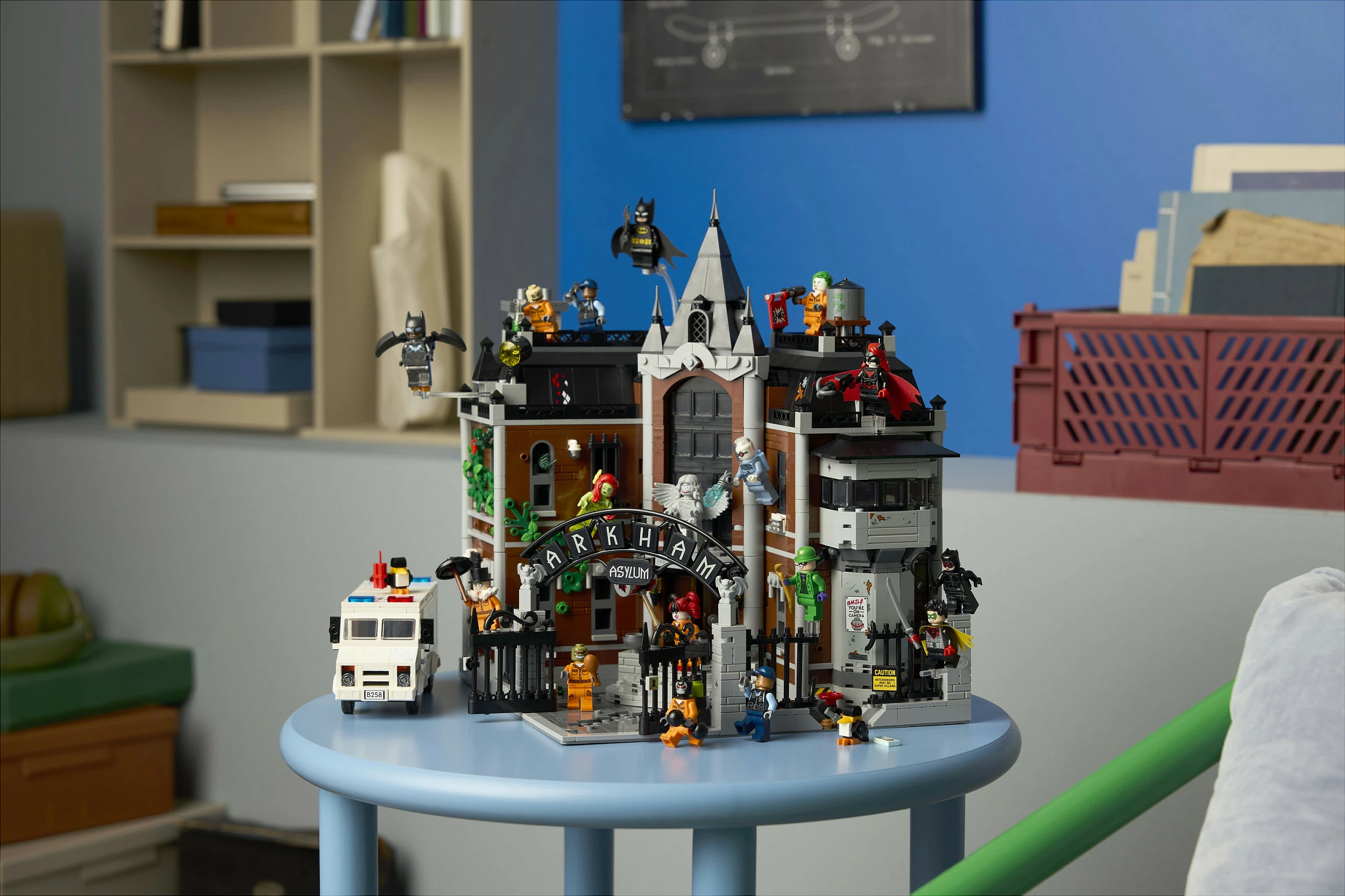 Set ndërtimi LEGO DC 76300 Batman Arkham Asylum, 2953 copë, shumëngjyrësh