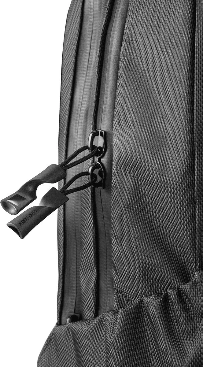 Çantë shpine XD DESIGN BOBBY EXPLORE, 17", e zezë