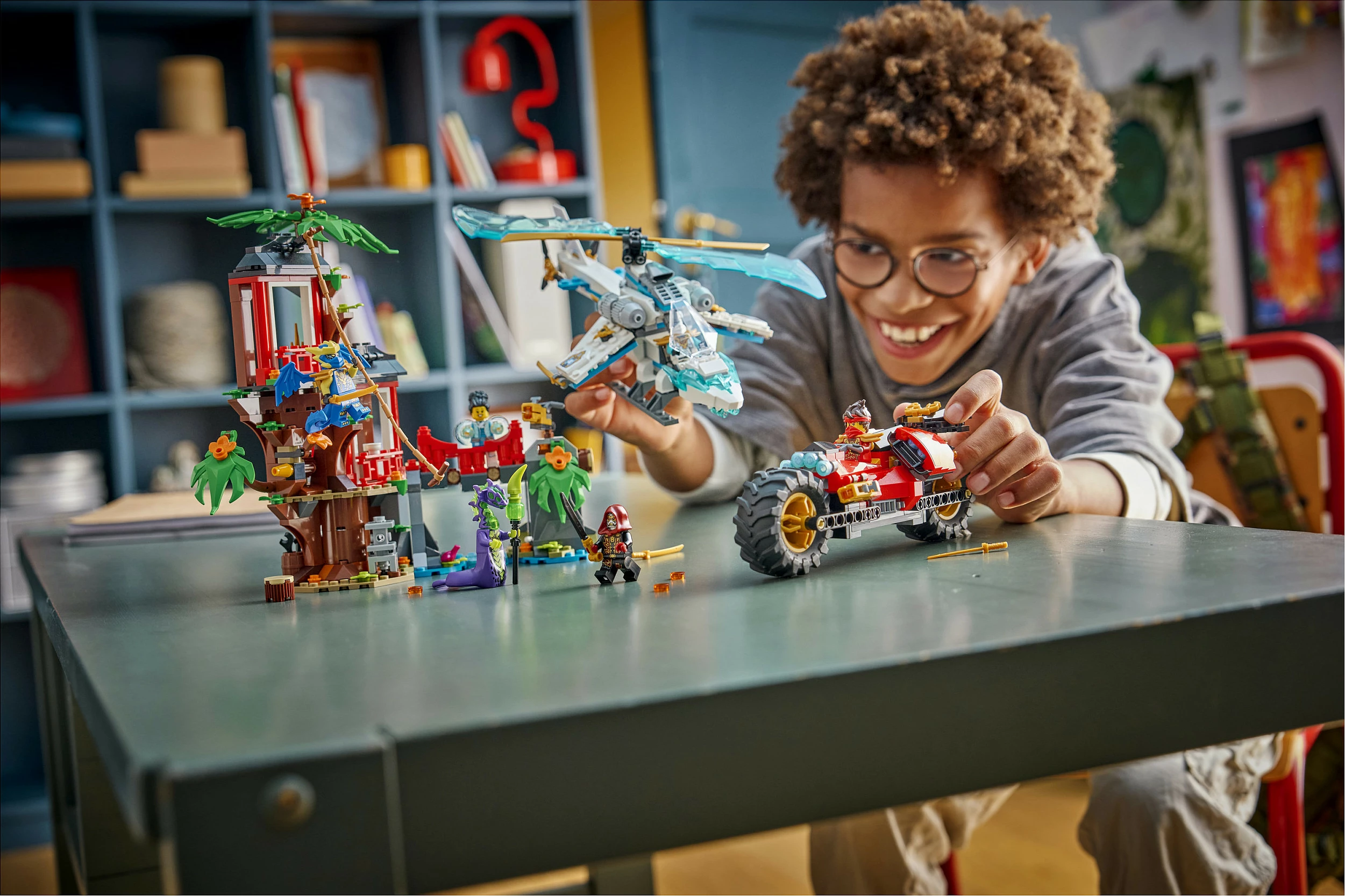 Set ndërtimi LEGO NINJAGO 71857 Ninja Vehicle Tree House Battle, 642 pjesë, 6 minifigura, multikolor