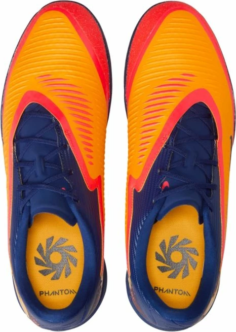 Atlete futbolli për meshkuj Nike Phantom 6 Low Academy IC EH IB3093 800 [Madhësia: 43]