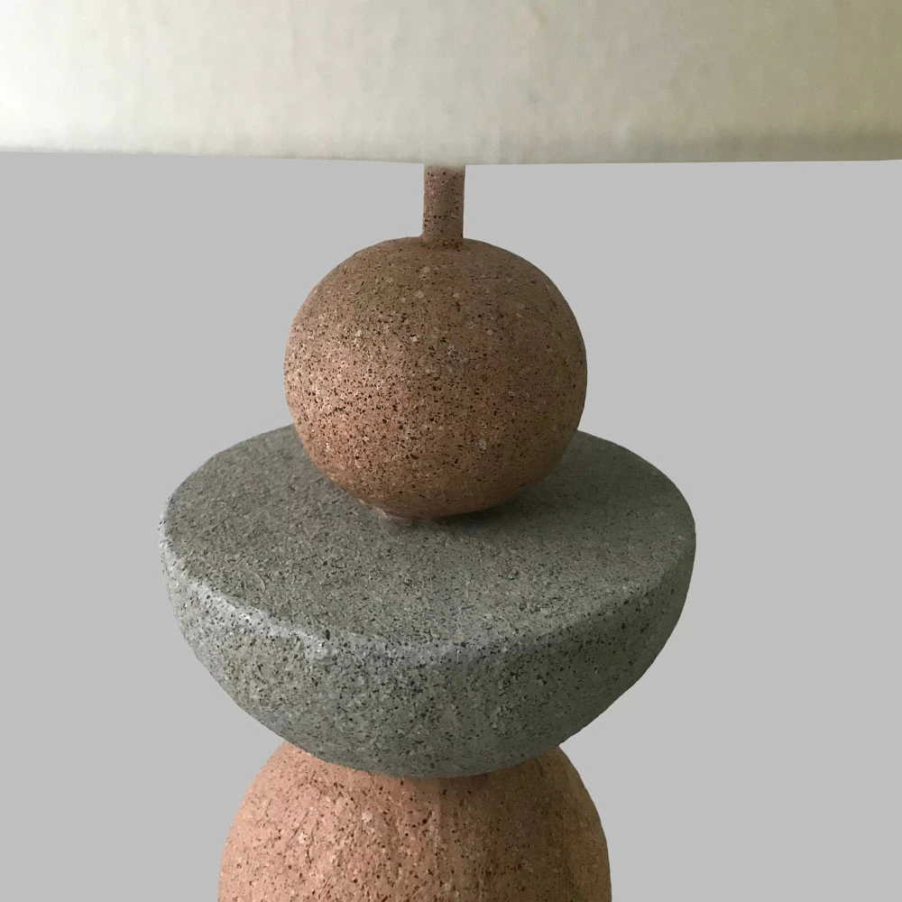 Llambë tavoline ZENSTONE A, bazë me ngjyra të ndryshme, abazhuri prej pëlhure të bardhë, 25.5x25.5x49cm