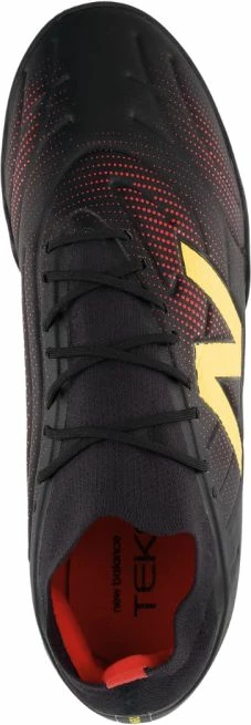 Atlete futbolli për meshkuj New Balance Tekela Team Low Laced IN V5, të zeza