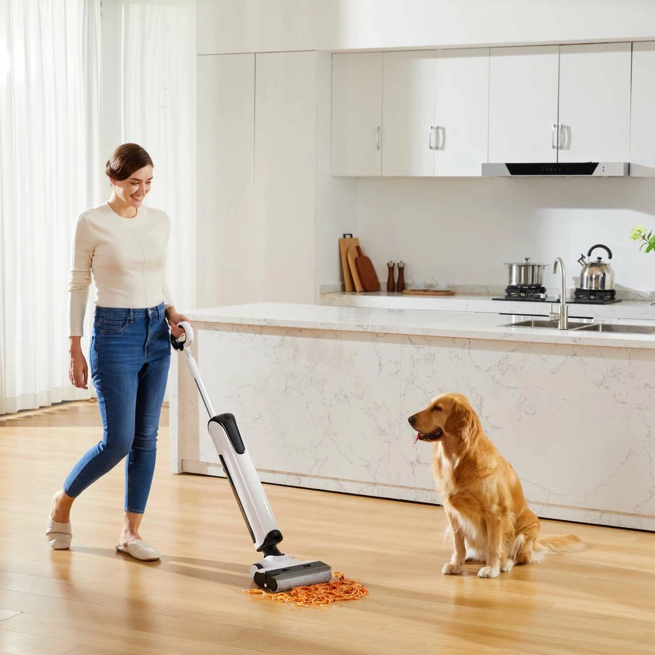 Fshesë elektrike vertikale UWANT D100 me larje, 17000Pa, 18000mAh, e bardhë me stacion karikimi/pastrimi