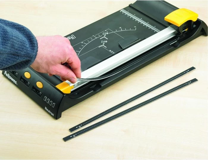 Set shirita prerës zëvendësues për prerëse letre Fellowes Electron A3/Proton A3, A3, 3 copë, të zezë