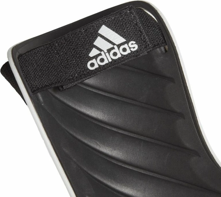 Mbrojtëse për shin të meshkujve adidas, të bardha e zi