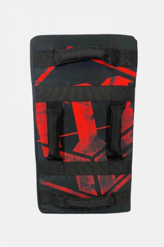 Mburojë trajnimi Masters, zezë e kuqe