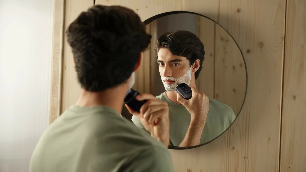 Makinë rroje Philips S591/05, për meshkuj, e zezë, me etui udhëtimi