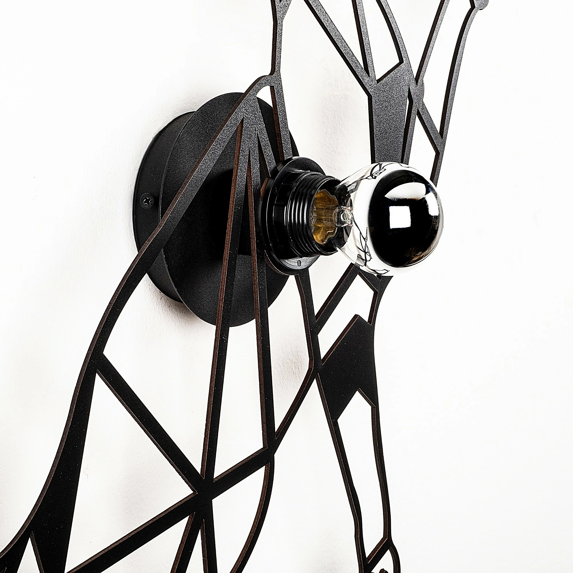 Llambë muri Opviq, model mace, ngjyrë e zezë, 56x12x42cm