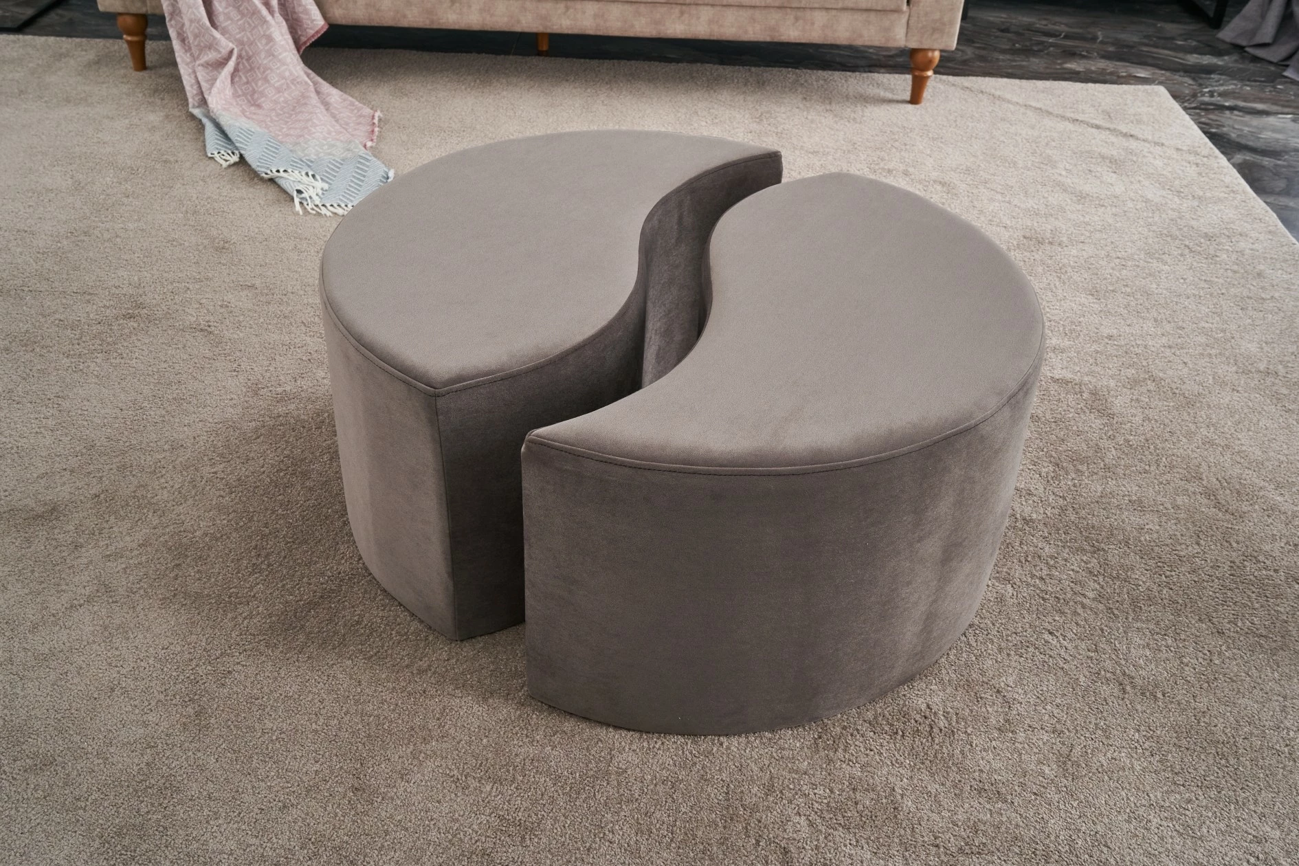 Puf Atelier del Sofa, kadife, ngjyrë mink, 80x40x80cm