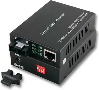 Media konverter EFB Elektronik Fast Ethernet RJ45 në Fiber Multimode SC 100FX, 2 km, i zi