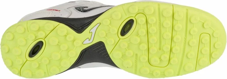 Atlete futbolli Joma, të bardha