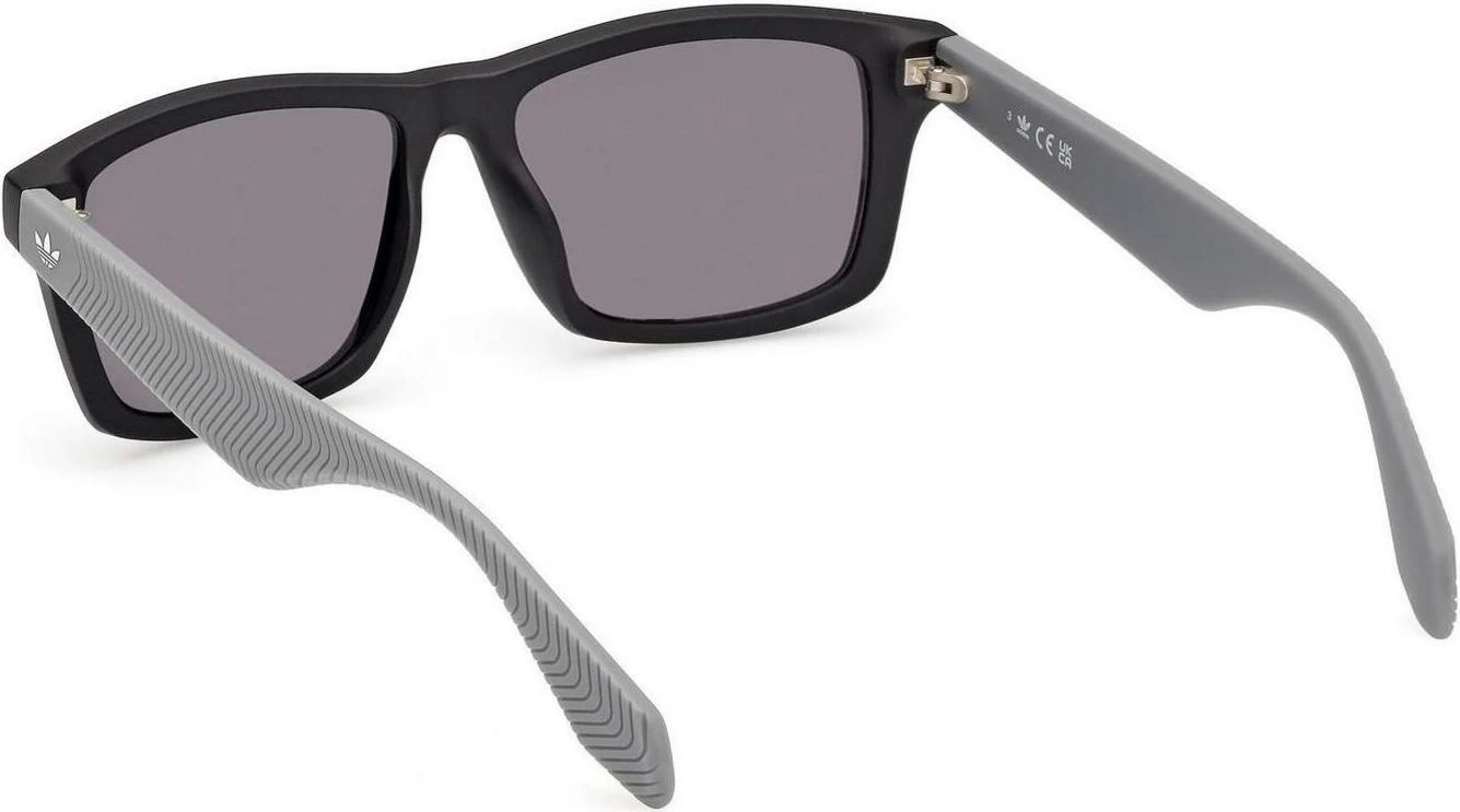 Syze dielli adidas Originals Navigator OR0115 02C unisex, të zeza [Madhësia: 54]