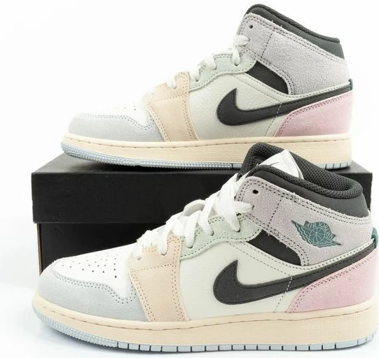 Atlete për femra Nike Air Jordan 1, të zeza [Madhësia: 36.5]