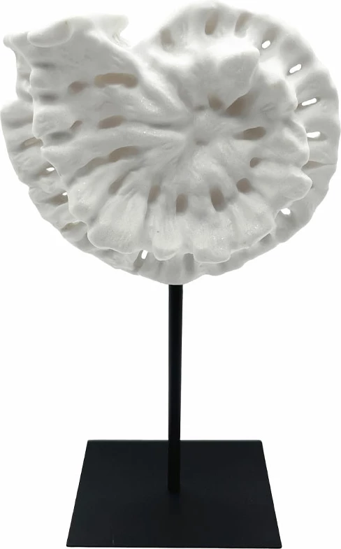 Dekor guacke SHELL, polirezine, e bardhë, bazë metalike e zezë, 20x11x36cm
