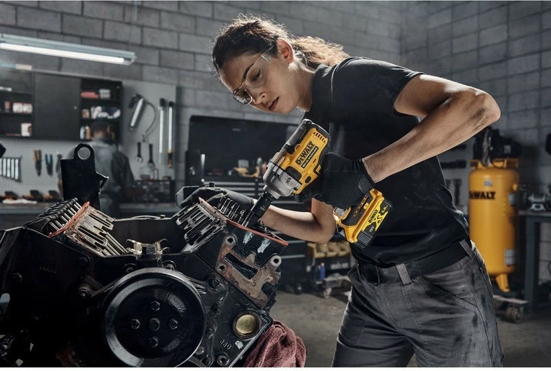 Çelës goditës DeWALT DCF892P2T-QW, 18V XR, 5Ah, 1084 N⋅m, i verdhë