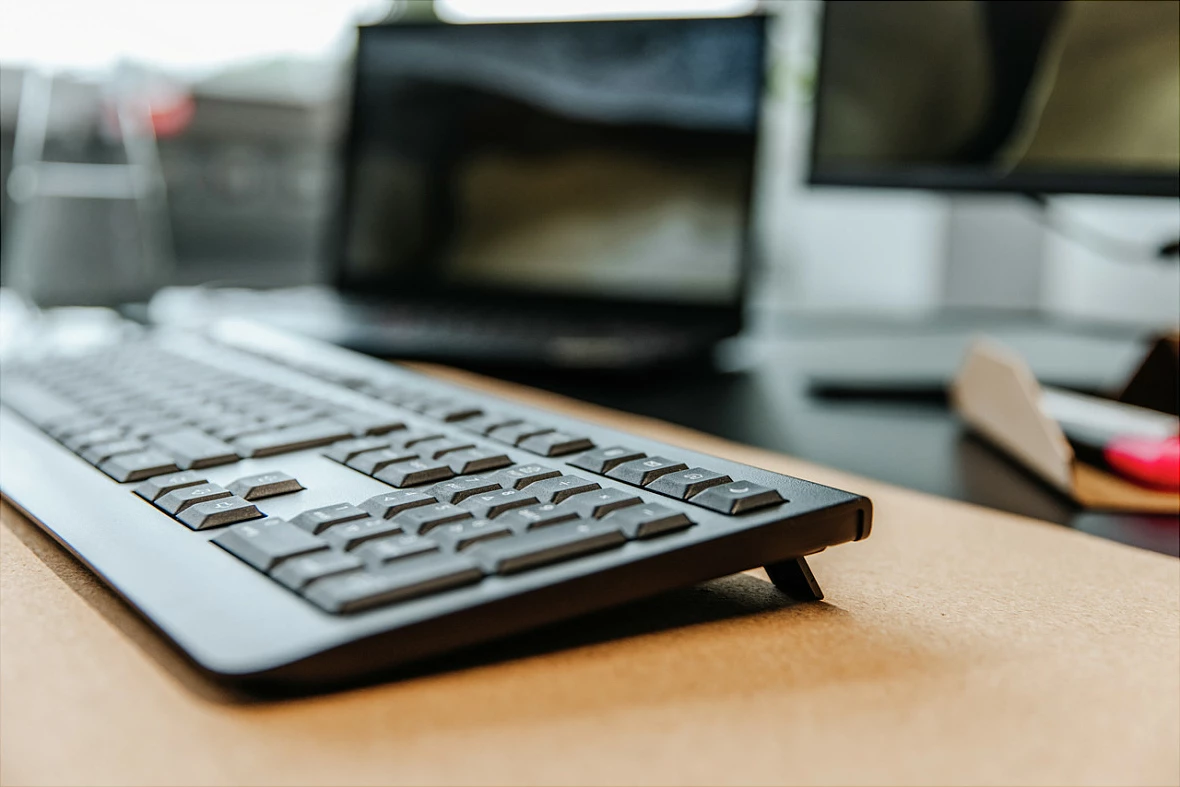 Tastierë wireless Cherry KW 3000, full-size QWERTY me numpad, 2.4GHz, e zezë