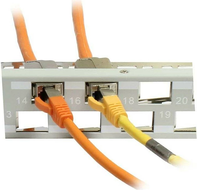 Patch panel Synergy21 Keystone 19", 24 porta, 1U, 45°, gri e çelët