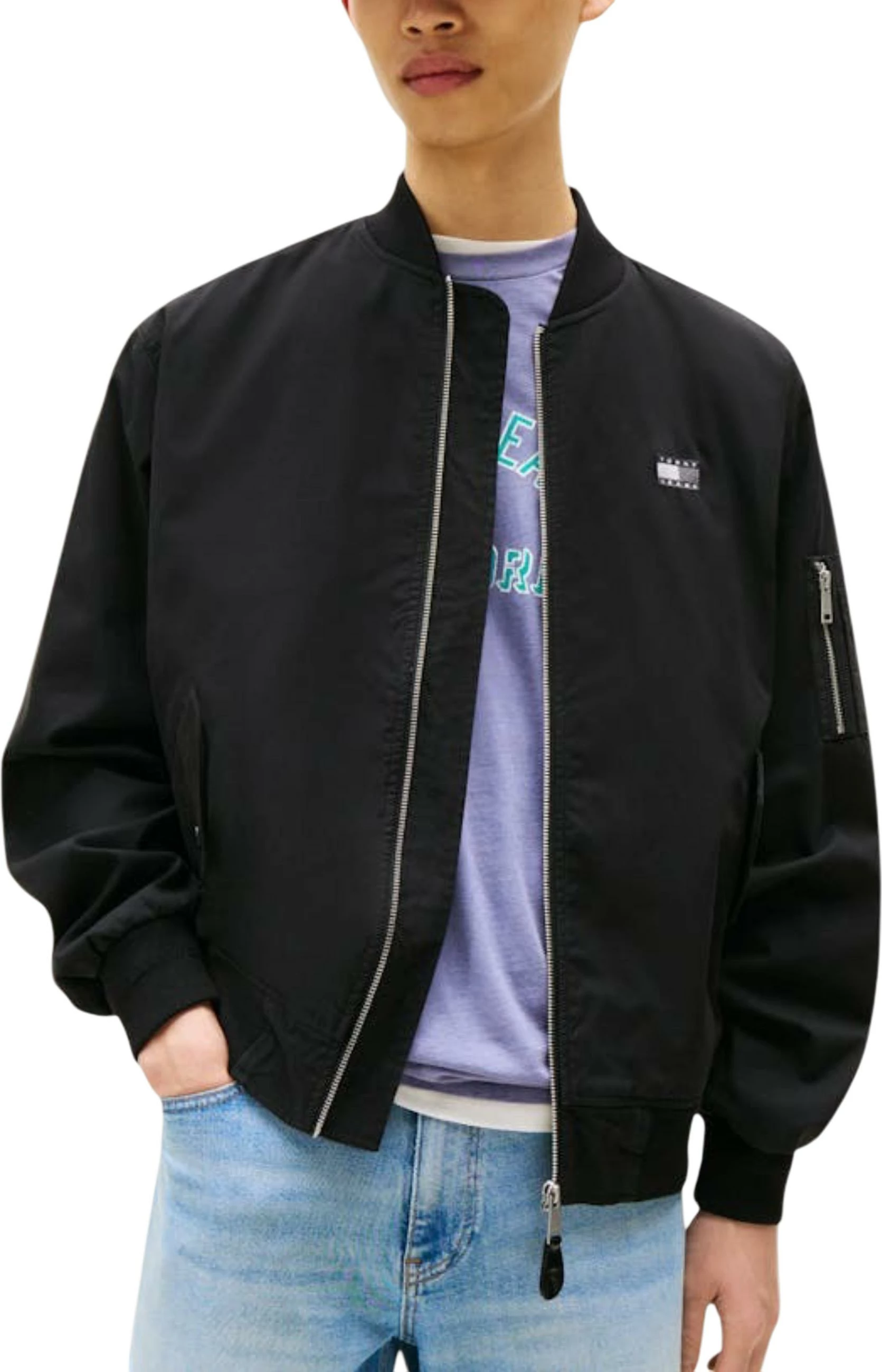 Jakne bomber Tommy Hilfiger Jeans DM0DM21674 për meshkuj, e zezë