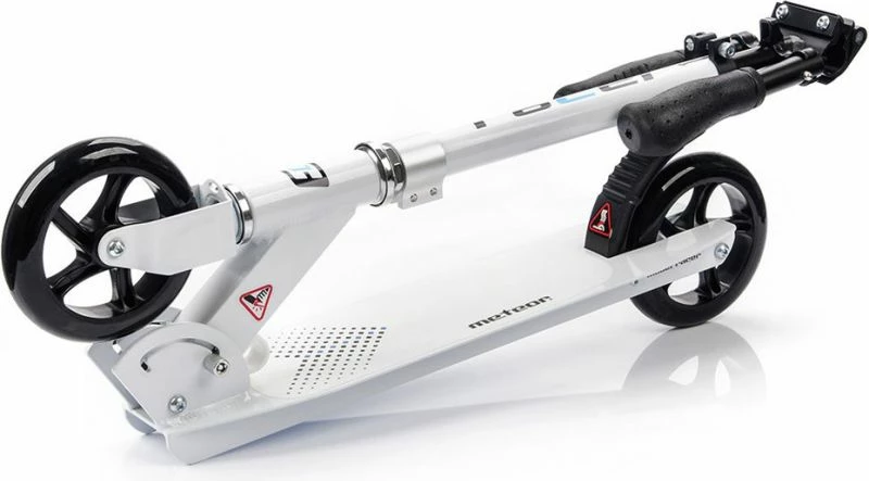 Scooter Meteor Racer 22766 për të gjithë, i bardhë dhe i zi