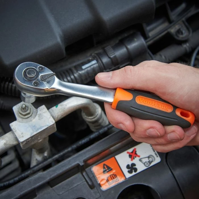 Set soketash dhe bitash VONHAUS 3515179 130 copë, portokalli/zi