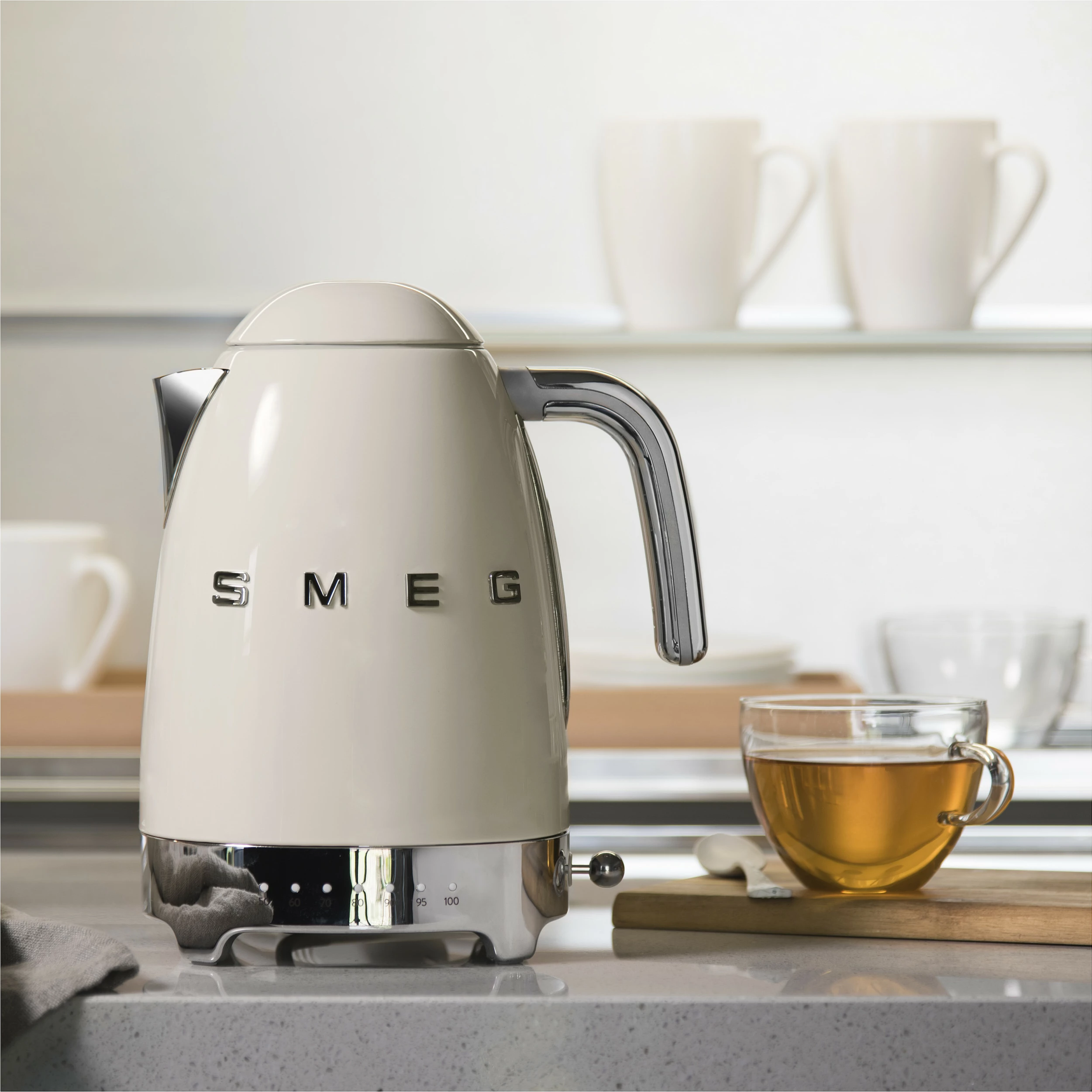 Ibrik elektrik SMEG KLF04CREU, 1.7L, 2400W, krem