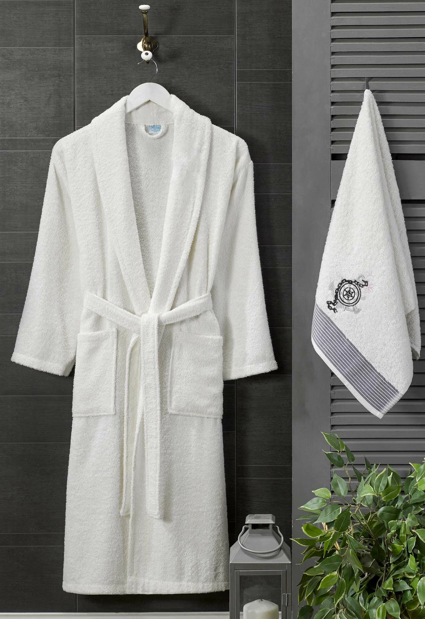 Set për meshkuj, robdeshan dhe peshqir, krem, Mijolnir, Cora