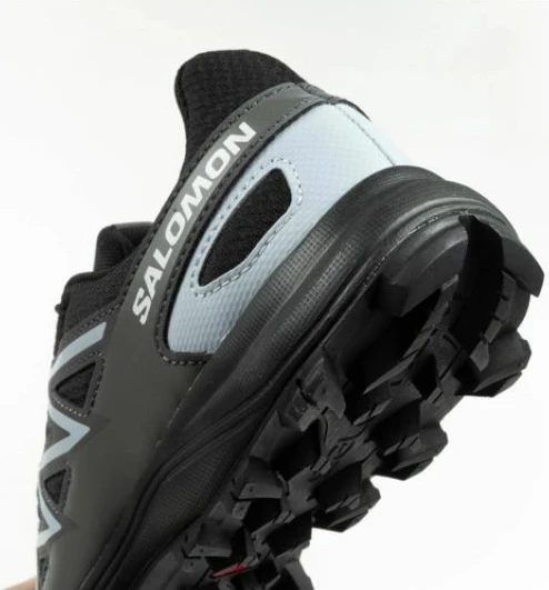 Atlete për femra Salomon, të zeza