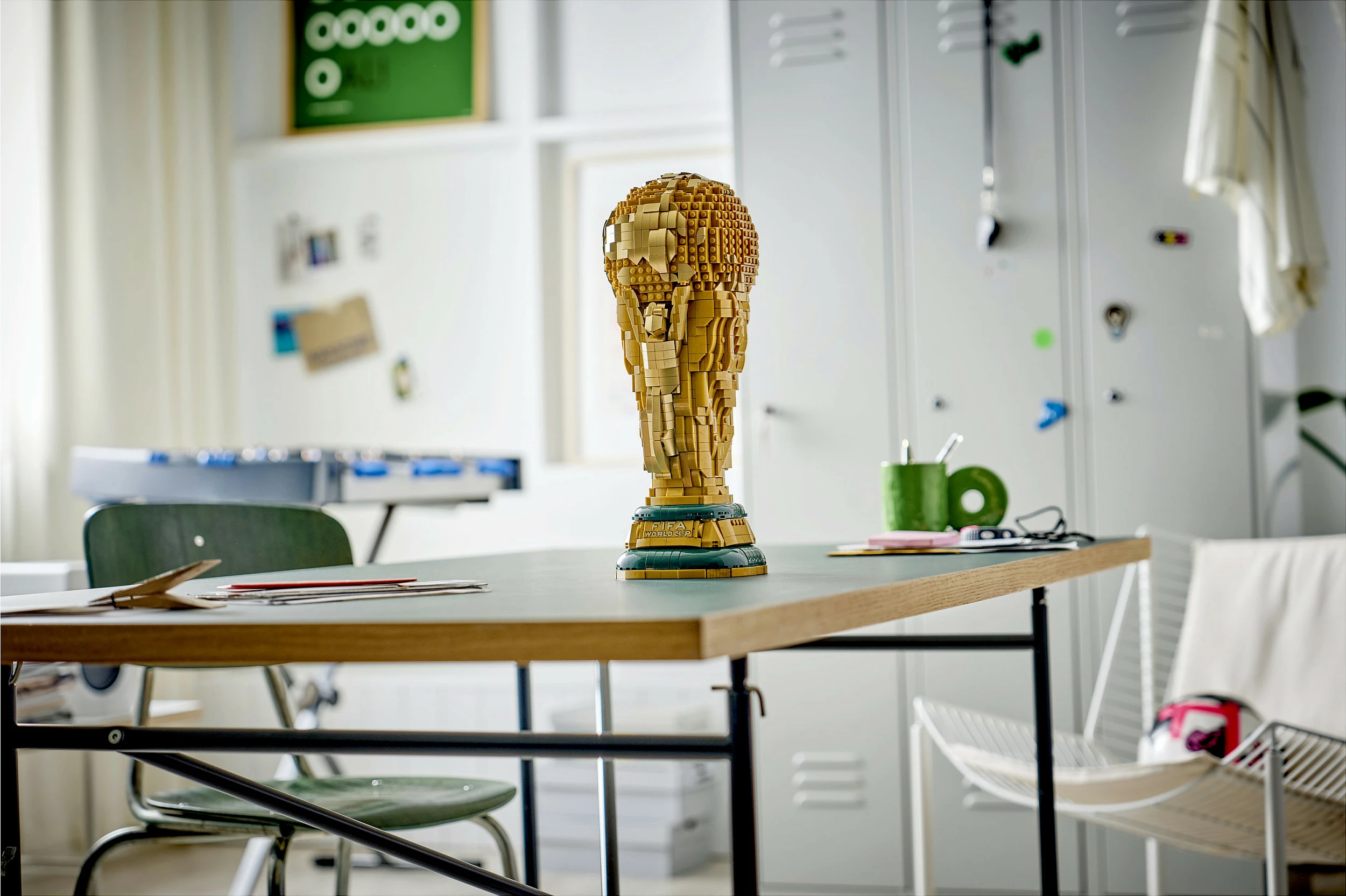 Set ndërtimi LEGO FIFA World Cup Official Trophy 43020, 2842 copë, shumëngjyrësh