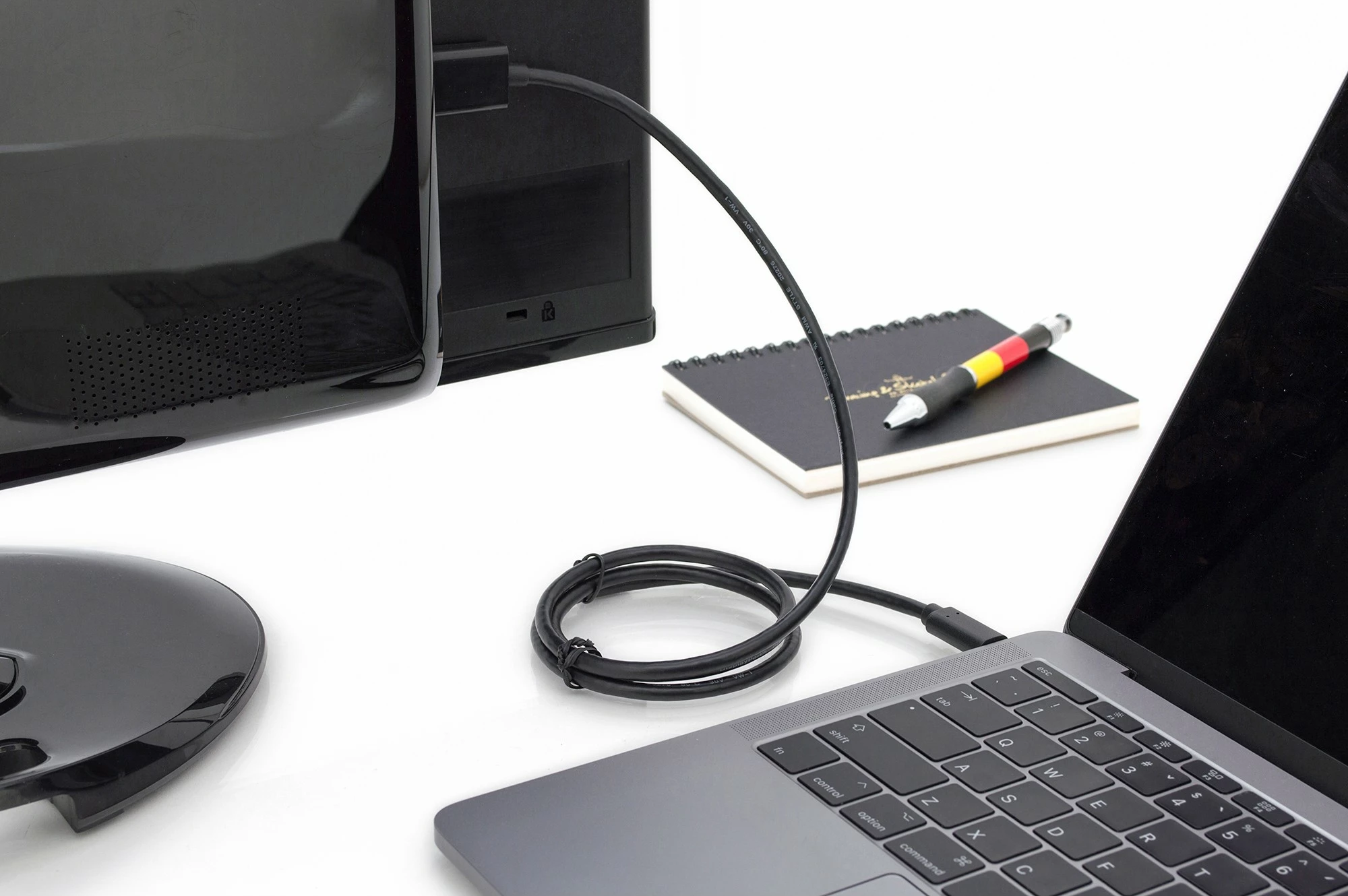 Kabllo USB-C në HDMI Digitus 5m, e zezë