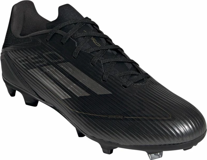 Atlete futbolli adidas, të zeza [Madhësia: 45 1/3] [Gjinia: Meshkuj] [Gjinia: Vajza]