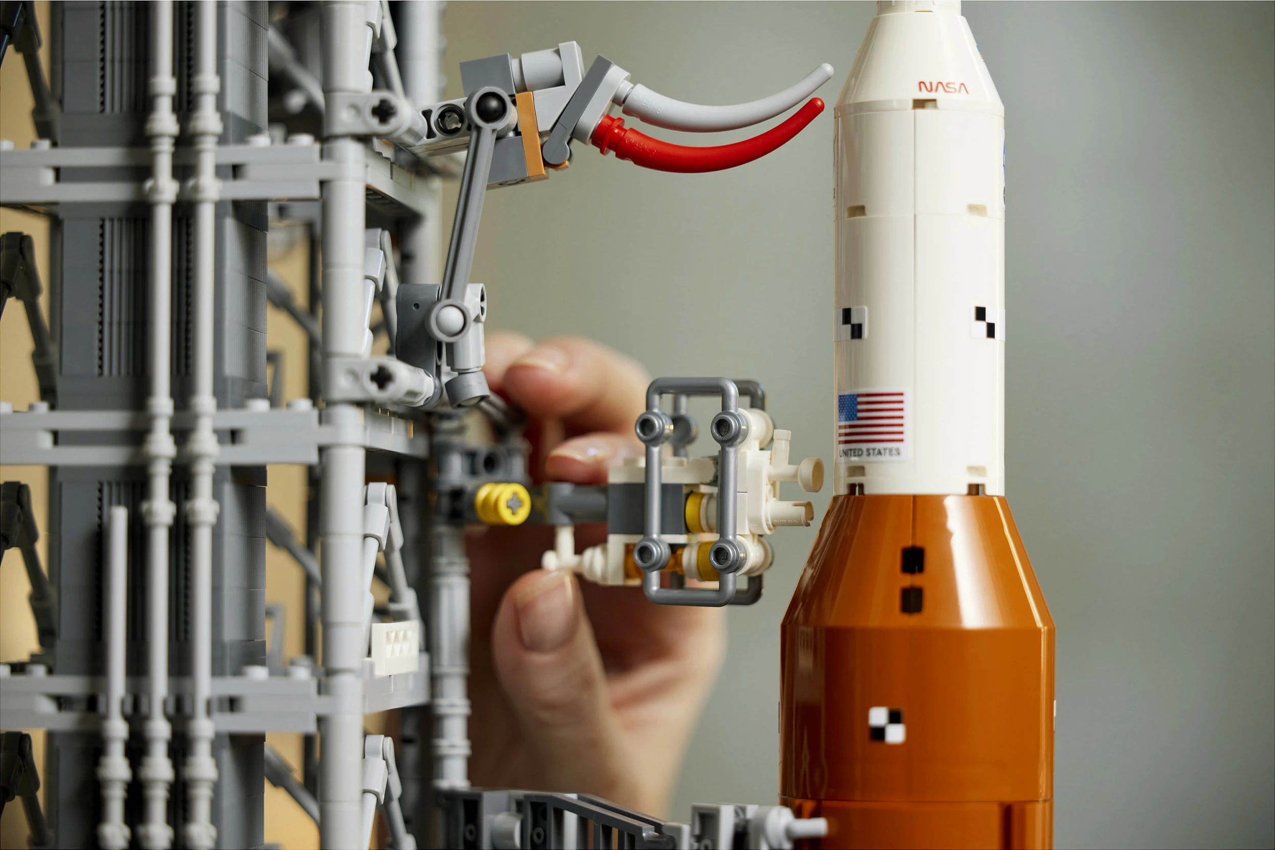 Set ndërtimi LEGO Icons NASA Artemis Space Launch System 10341, 3601 copë, multikolor