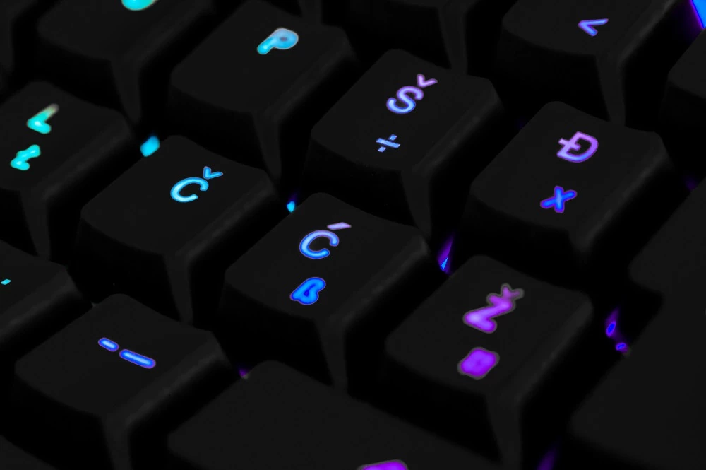 Tastierë gaming Redragon Aditya K513 RGB, membrane, full-size, wired, layout SLO/CRO, e zezë