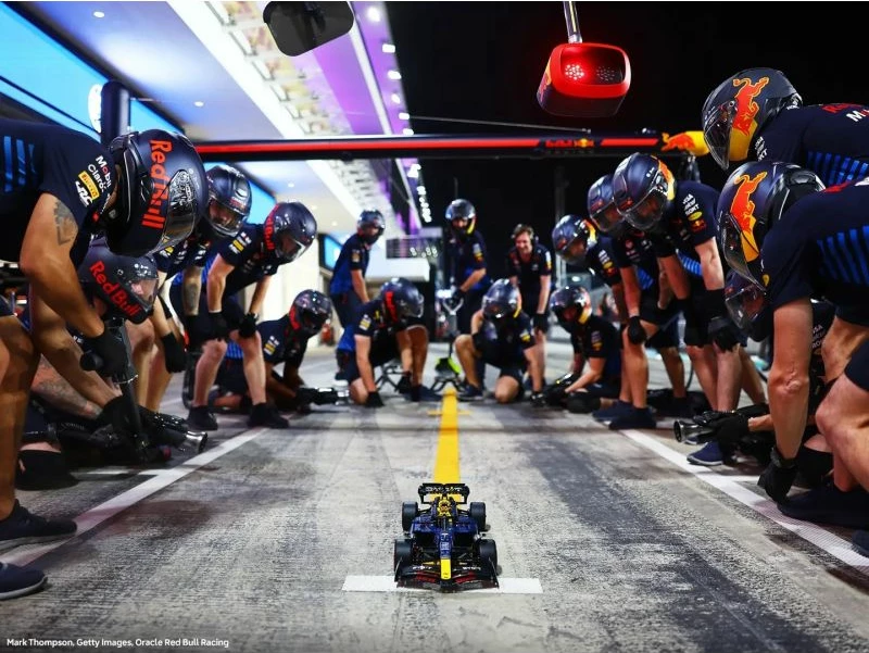 Set LEGO Technic Oracle Red Bull Racing RB20 F1, kuq