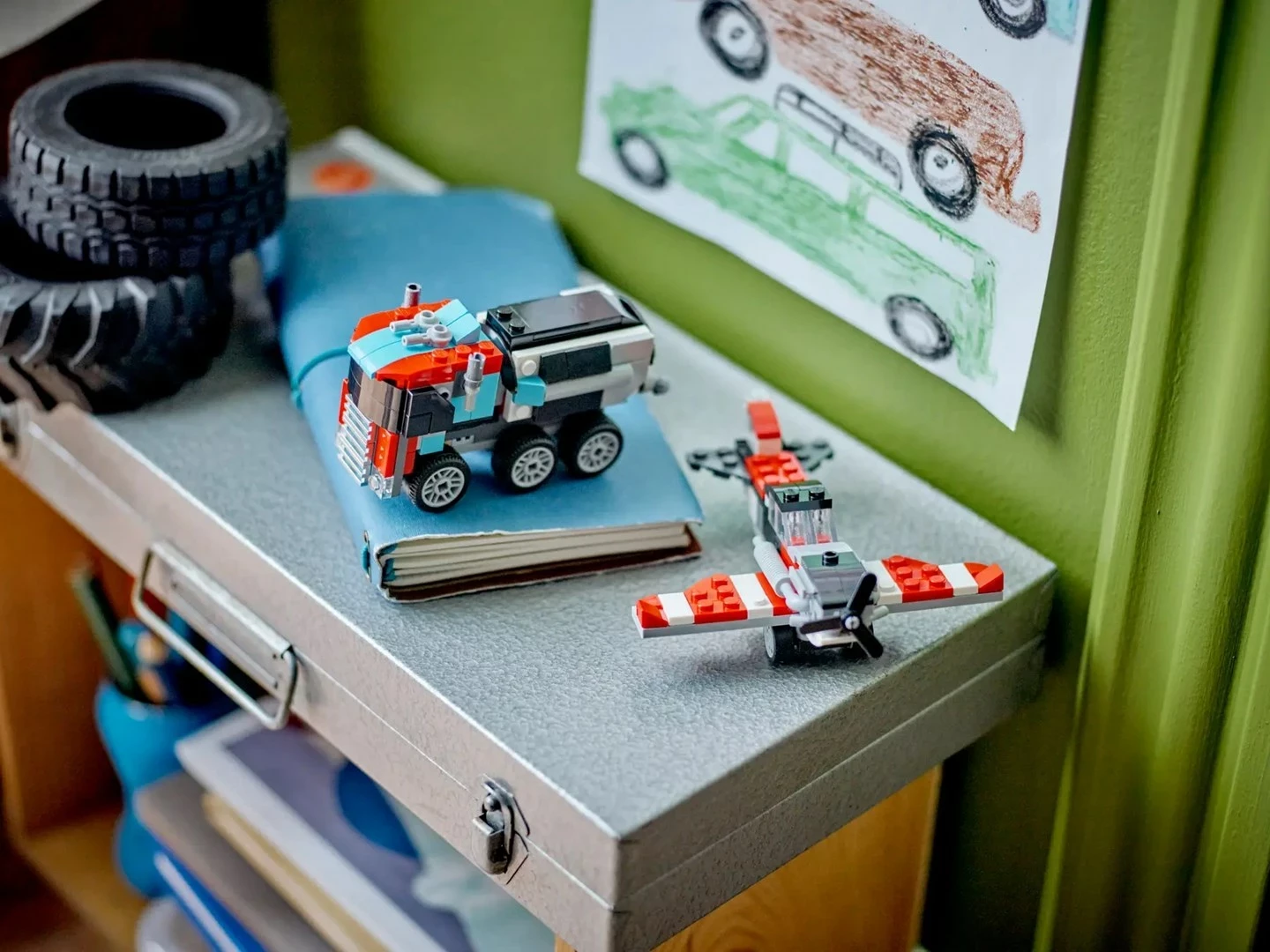 Lego Creator 3-in-1 31146 Kamion me helikopter, 270 pjesë