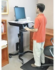 Karrocë multimediale Ergotron WorkFit-C, për monitor deri 30", ngjyrë e zezë/gri