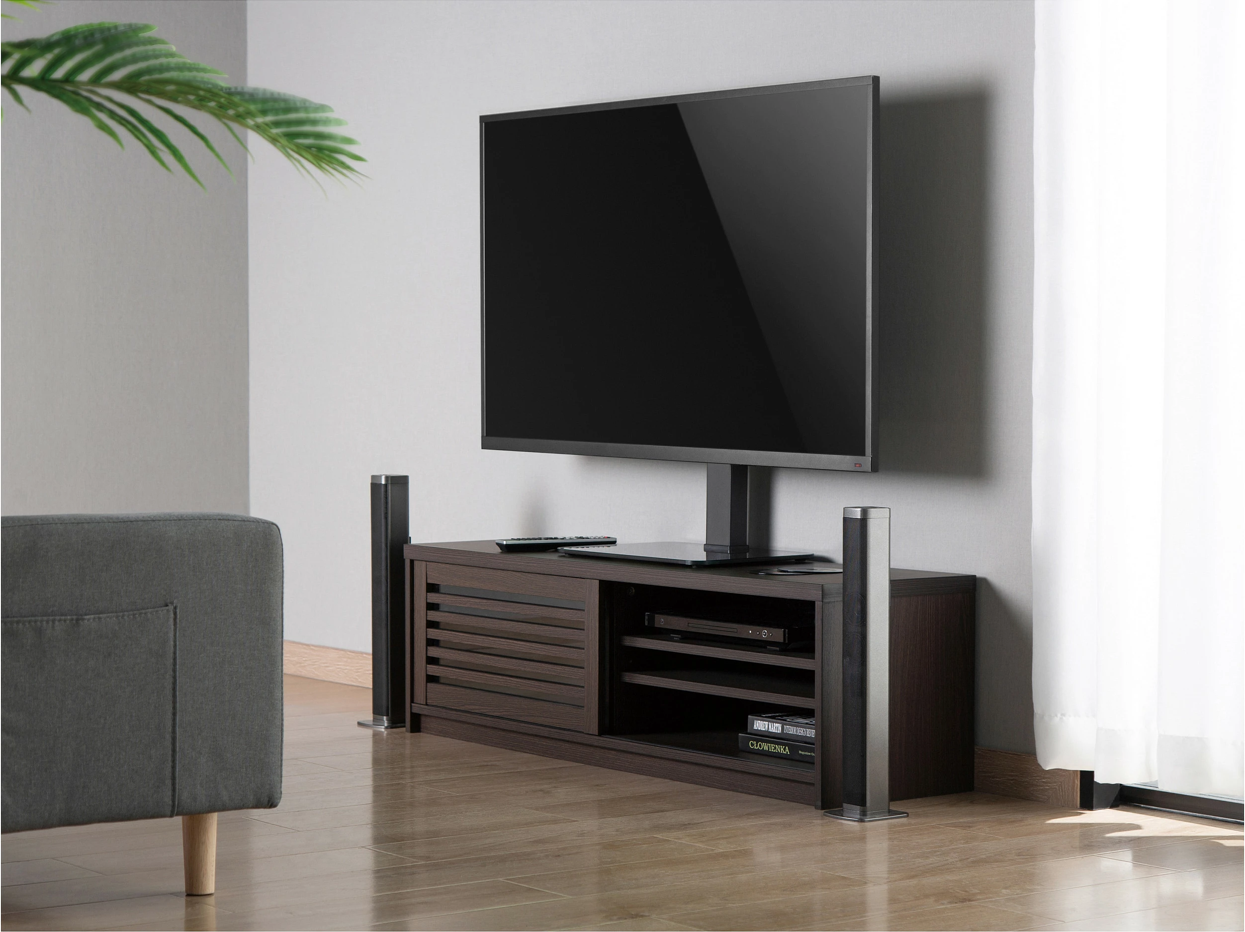 Mbajtës tavoline për TV/monitor Equip 650612, 37-70", VESA 200x200-600x400, rregullueshëm në lartësi, i zi