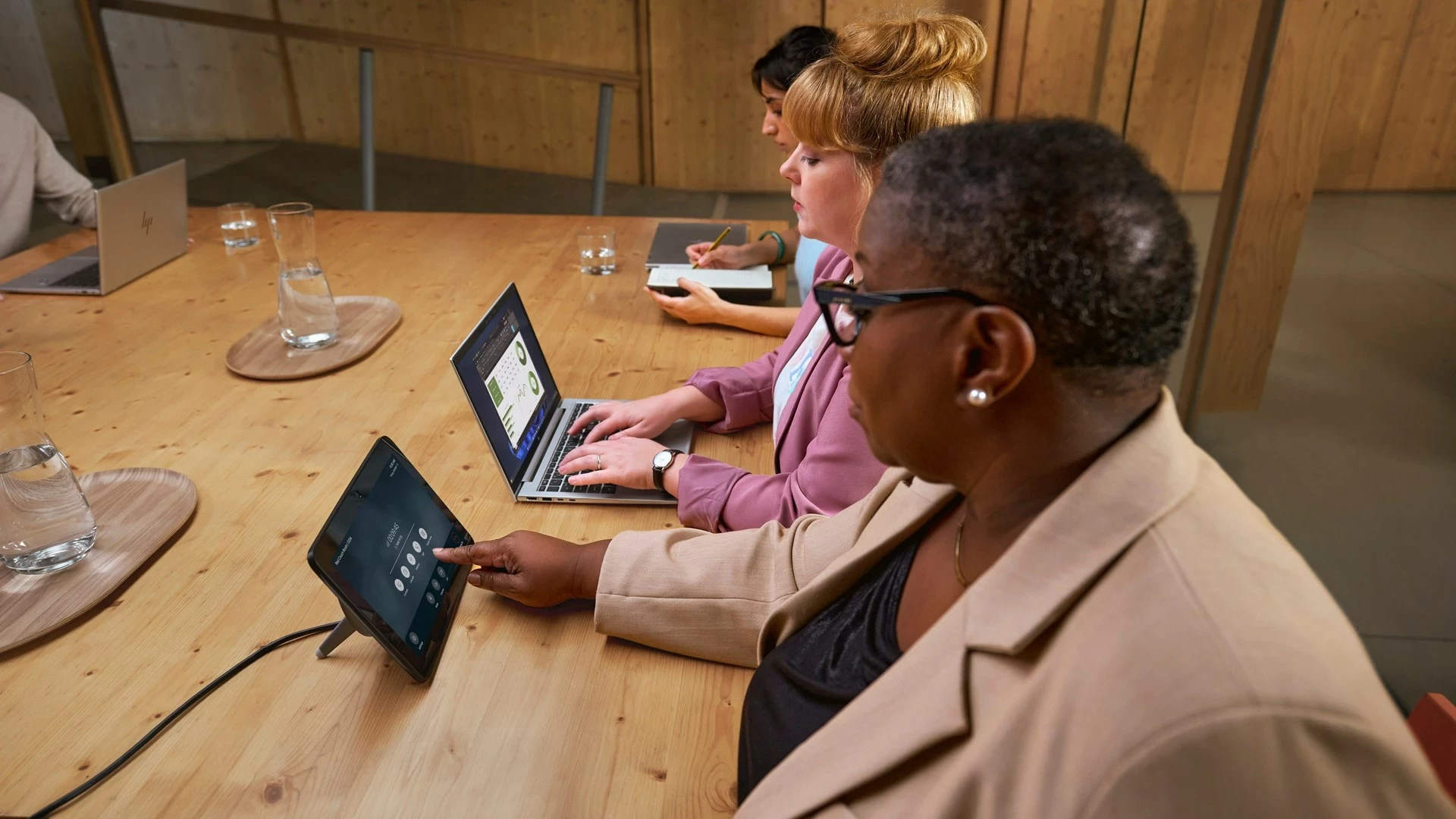 Laptop HP EliteBook 655 G10, 15.6", AMD Ryzen 7, 16 GB RAM, 512 GB SSD, Argjendtë