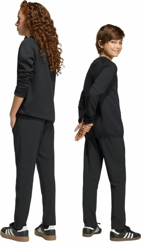 Pantallona sportive për fëmijë adidas Tiro 26 Travel JM5556, të zeza